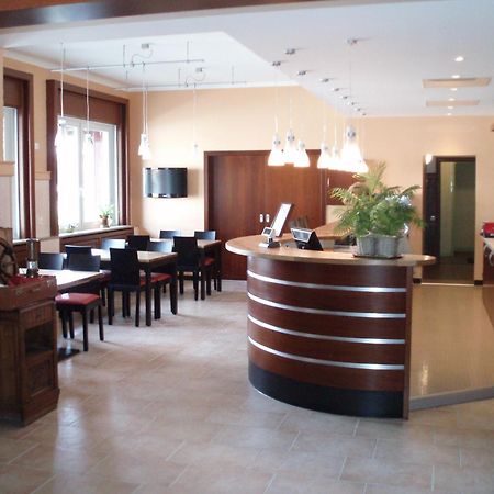 La Table Alsacienne Ξενοδοχείο Farébersviller Εξωτερικό φωτογραφία